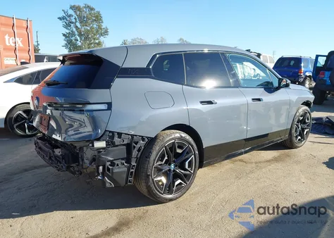 2024 BMW Ix xDrive50 из США, поврежденный, VIN WB523CF01RCR03239